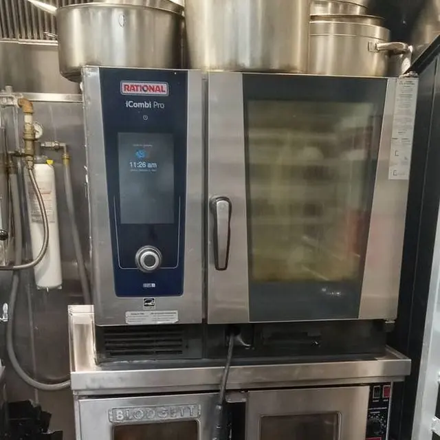 Restaurant: Combi oven and floor